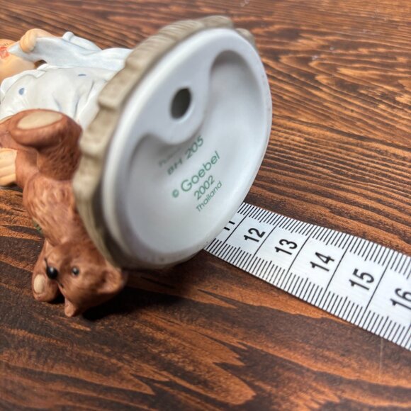 Vintage Hummel "Tuck Me In" Figurine by Goebel 2002 BH205 Great Nursery Decor - Picture 12 of 12